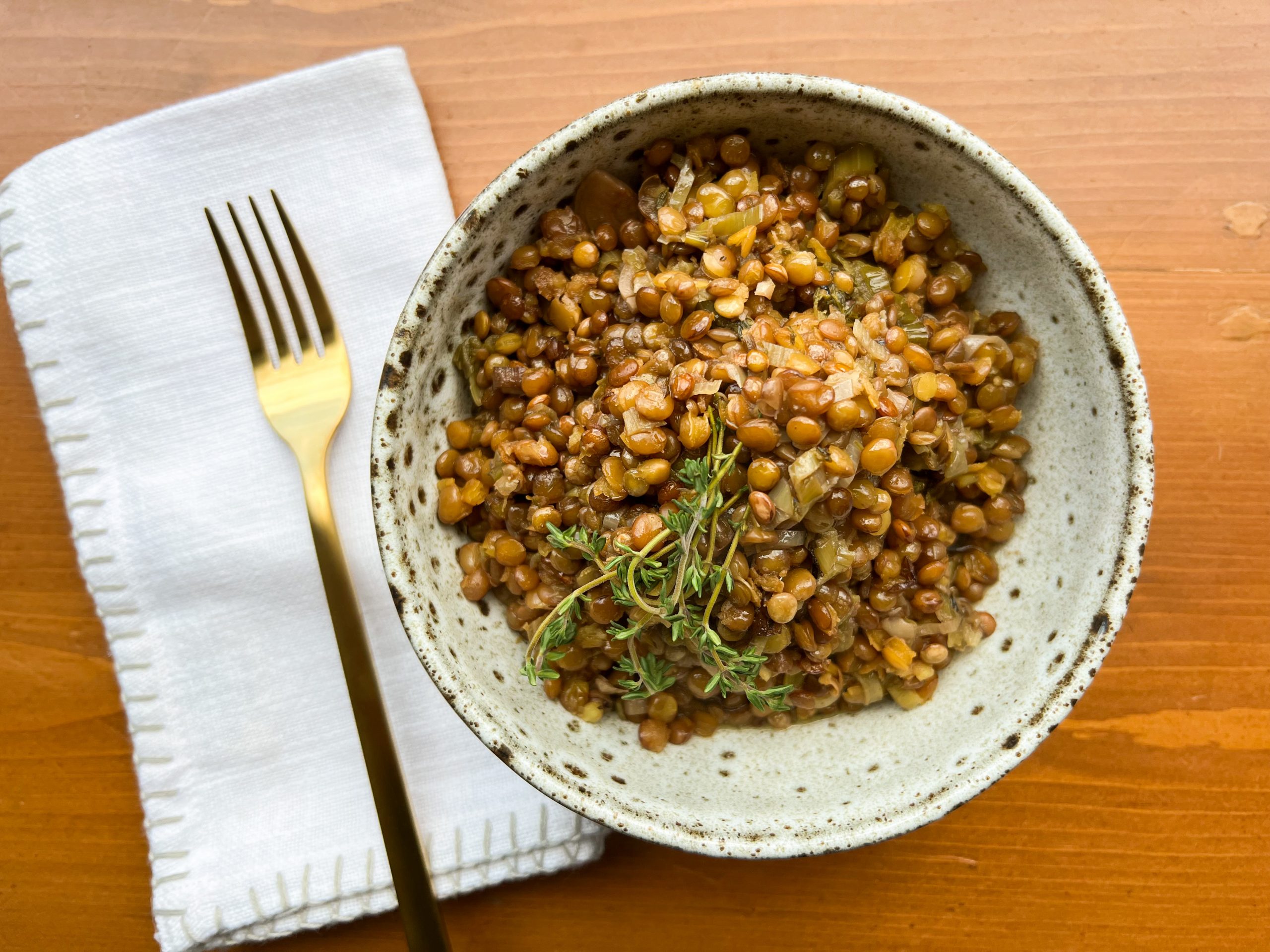 Sweet and Sour Lentils Baked with Honey, Vinegar and Leeks