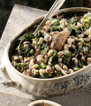 Spicy Black-Eyed Peas and Collards or Kale and Herring Pikantika Mavromatika me Lahanides kai Renga