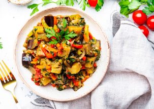 Ikaria Longevity Recipes. Soufiko it’s one of the many longevity recipes that are plant-based and delicious and that people still cook today.
