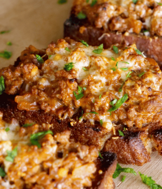 Easy Meat & Cheese Toast - Greek-Style Cinnamon Toast Pastitsio Easy Meat & Cheese Toast - Greek-Style Cinnamon Toast Pastitsio